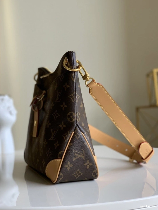 WIS MM ODÉON VUITTON LOUIS 0925